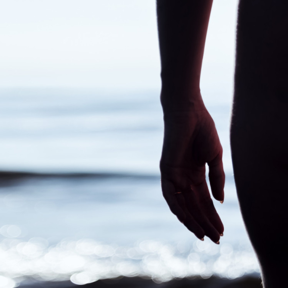 Više od 700 golih ljudi formiralo živi lanac na poznatoj plaži FOTO