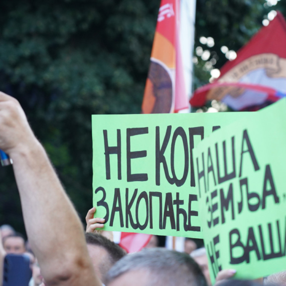 "Oni su sramota, okačićemo im medalje od litijuma"; Šolakovi ljudi napali Noleta, Jokića, Bogdanovića