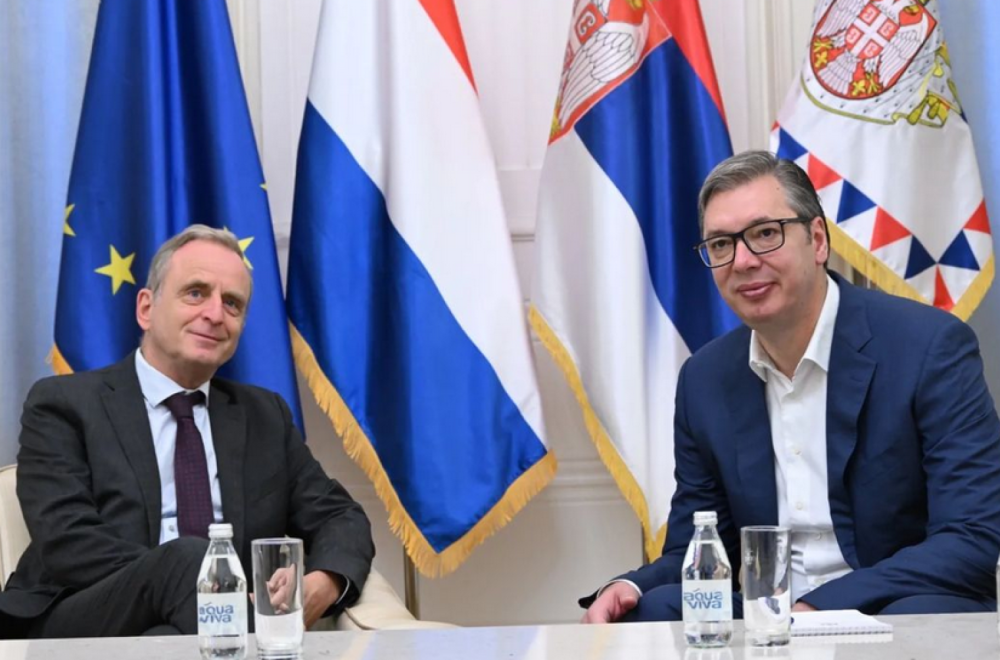 Vučić primio u oproštajnu posetu ambasadora Holandije: Zahvalio sam na dobroj saradnji FOTO