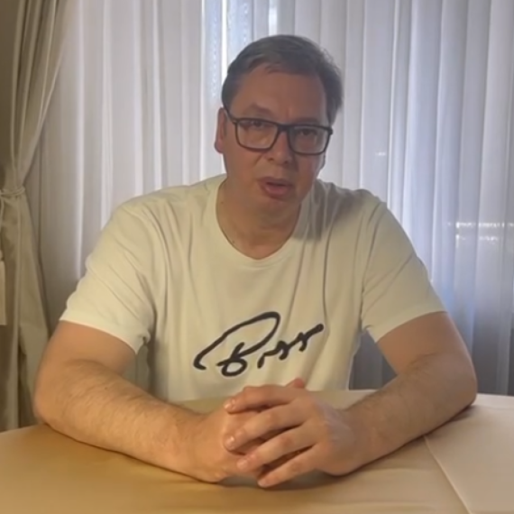 Vučić sa ljudima u Malom Zvorniku: "Dolazim da saslušam narod, pozivam sve građane" VIDEO