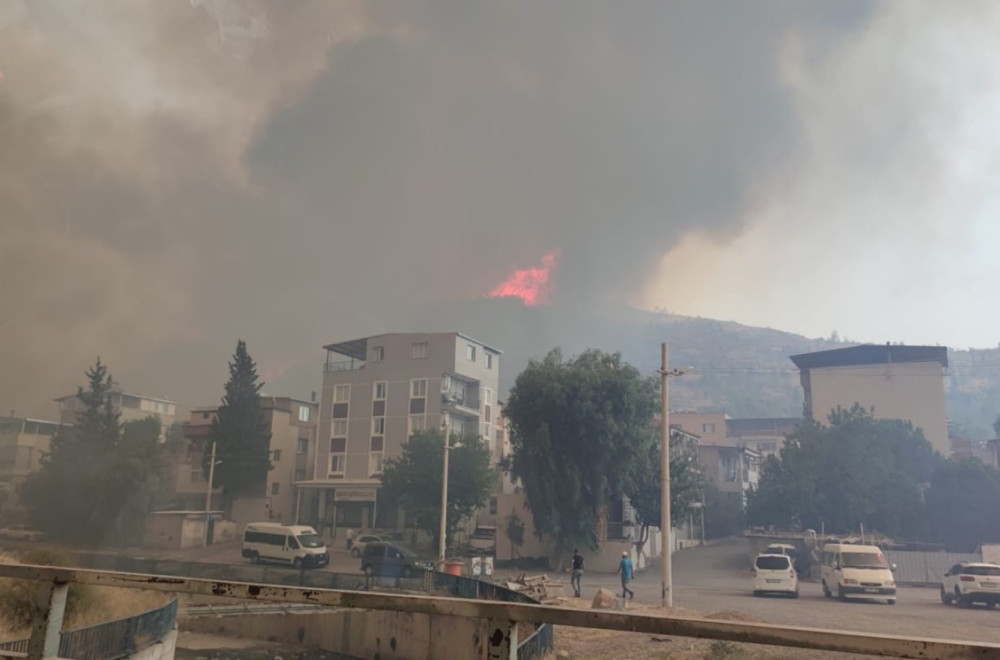 Besni požar u Turskoj: Vatra se približava naseljima FOTO