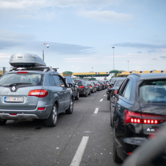 Totalni kolaps na graničnim prelazima: Čeka se satima