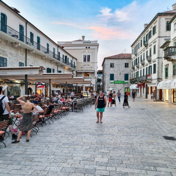 Kotor dobio novi kružni tok, a ljudi novi predmet podsmeha: "Ovo hipnotiše" FOTO