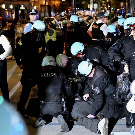 Haos na protestu: Demonstranti se sukobili sa policijom, uhapšene 72 osobe VIDEO