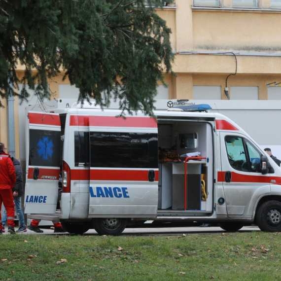 Teška nesreća na mostu u Beškoj: Saobraćaj zaustavljen