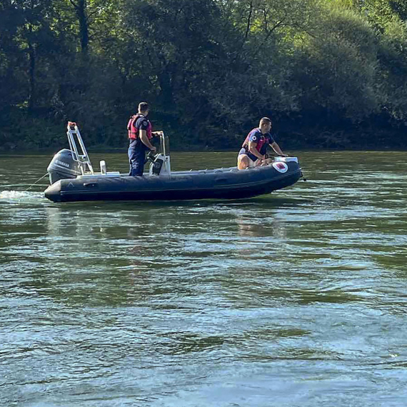 Obezbeđen smeštaj za migrante spasene posle prevrtanja čamca na Drini FOTO