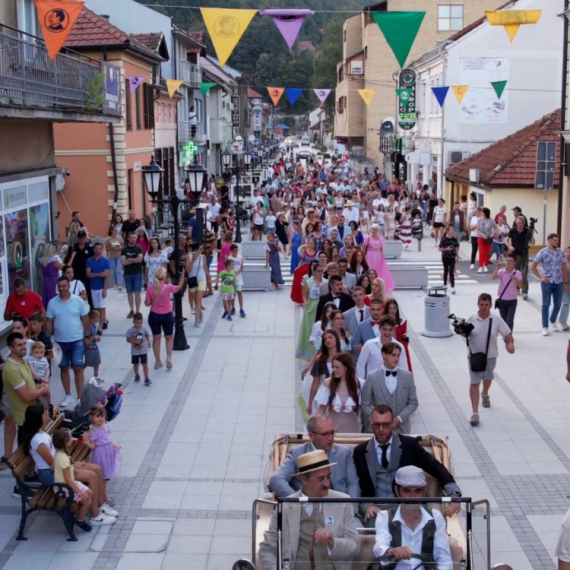 Veličanstvene slike iz Ivanjice poslate u svet: Ovo je srpska prestonica kulture i humora FOTO