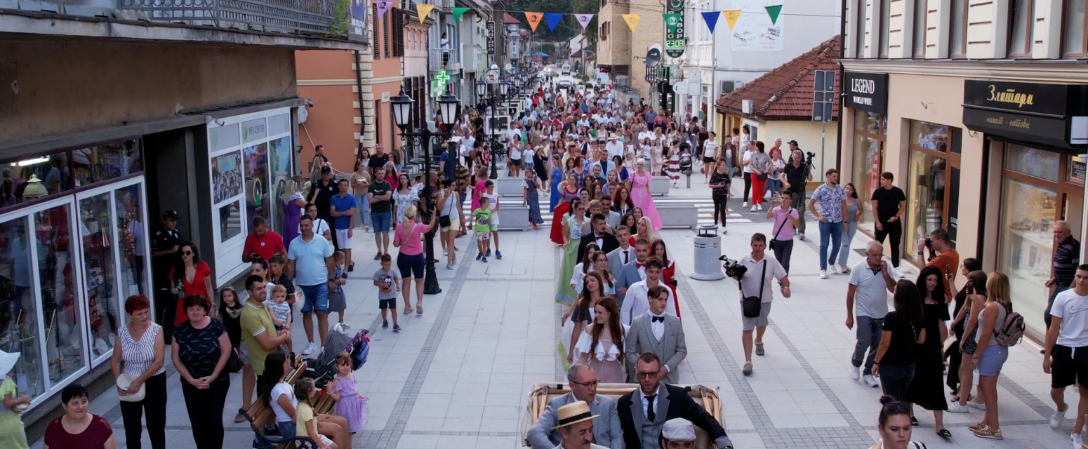 Veličanstvene slike iz Ivanjice poslate u svet: Ovo je srpska prestonica kulture i humora FOTO