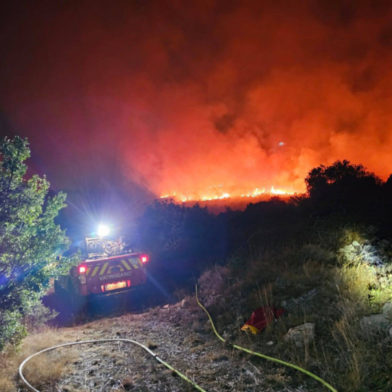 Snažno nevreme u Dalmaciji: Gromovi i munje izazvali više požara FOTO/VIDEO