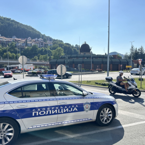 Povređeni otac i ćerka u udesu na Ibarskoj magistrali