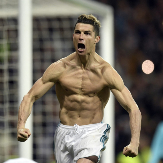 Ronaldo dobija posebnu nagradu UEFA