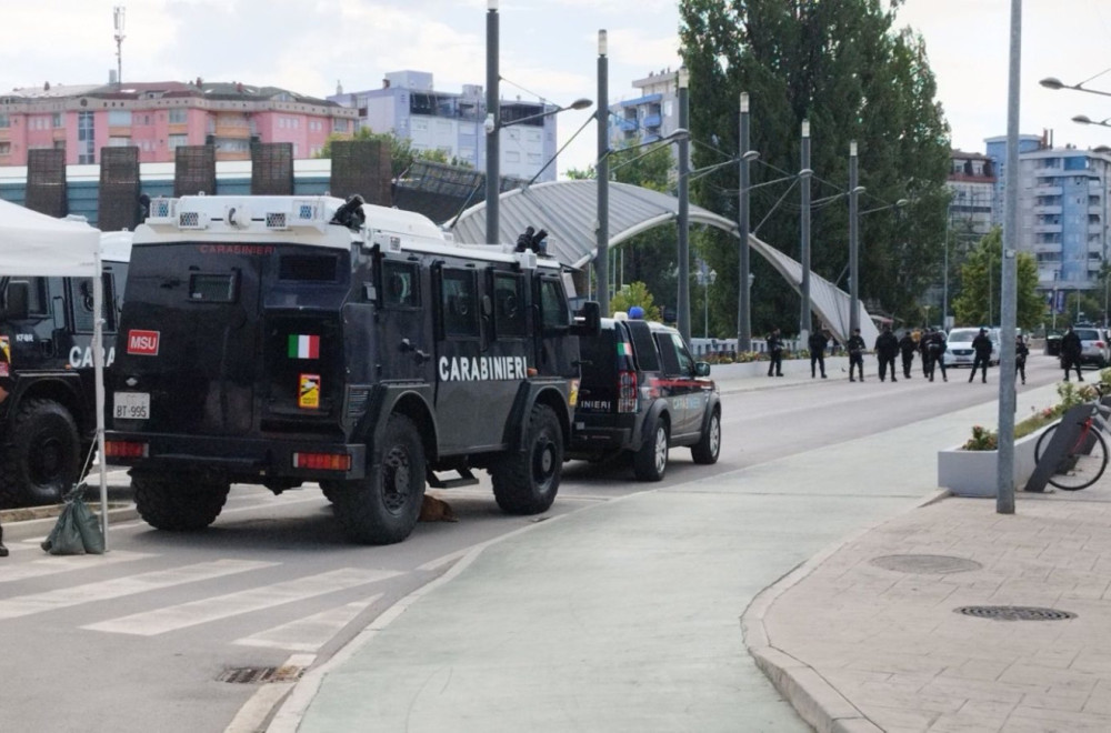 Kordon Kfora povukao se sa mosta na Ibru, ostala vozila