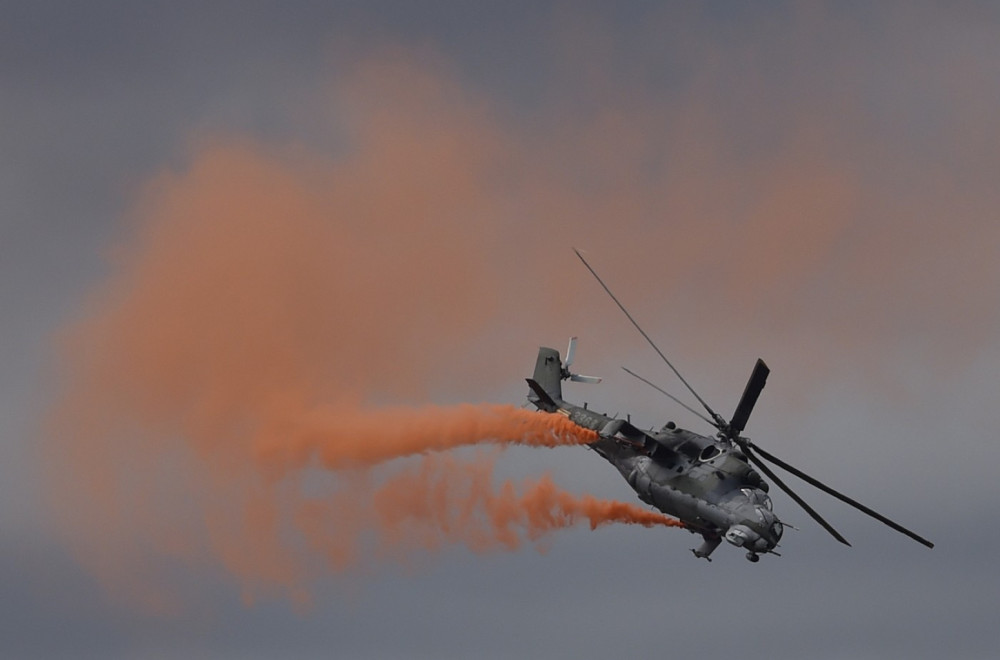 Gori vojni helikopter Mi-8: Zapalili ga tinejdžeri