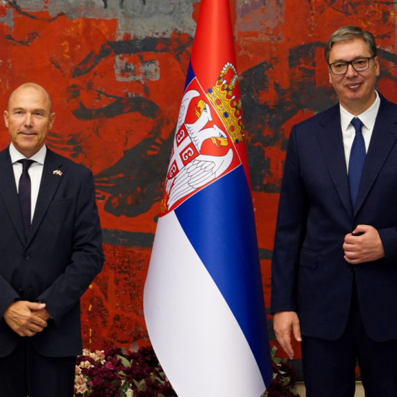 Vučić sa ambasadorom Češke: Razgovor o dinamičnom razvoju bilateralne ekonomske saradnje FOTO