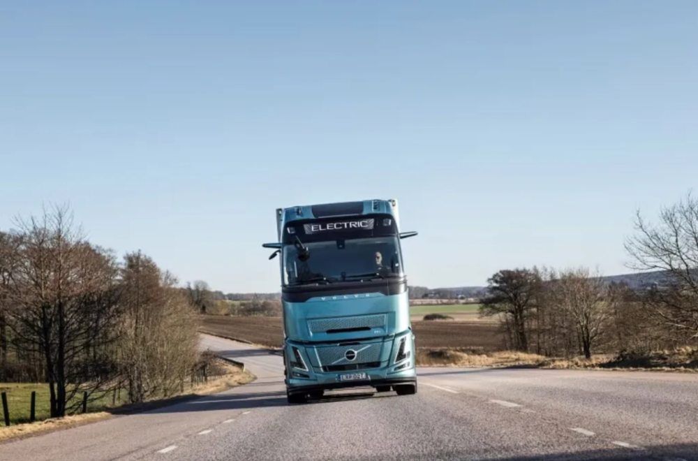 Prvi EuroNCAP test teških kamiona: Volvo briljira, Scania "gubitnik dana" VIDEO