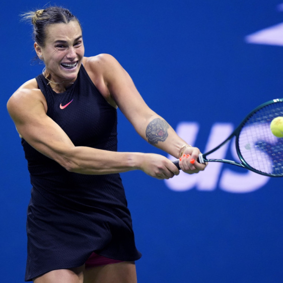 Sabalenka deklasirala Dženg za novo polufinale US opena