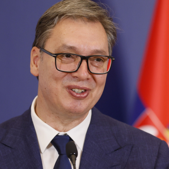 Vučić is moving his office from today until September 9: In Podrinje, he is talking to citizens