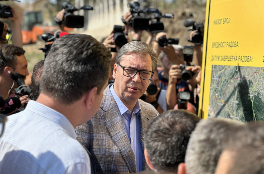 Vučić u Podrinju: Građani dobijaju tri puta i brzu saobraćajnicu do Loznice FOTO/VIDEO