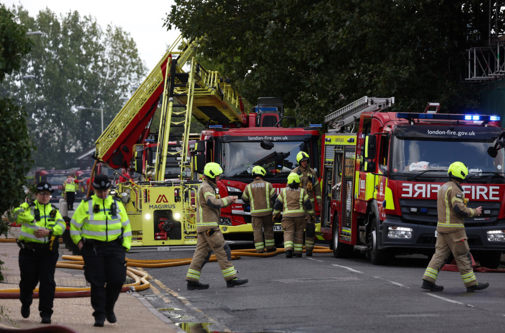 Izbio požar u Londonu FOTO/VIDEO