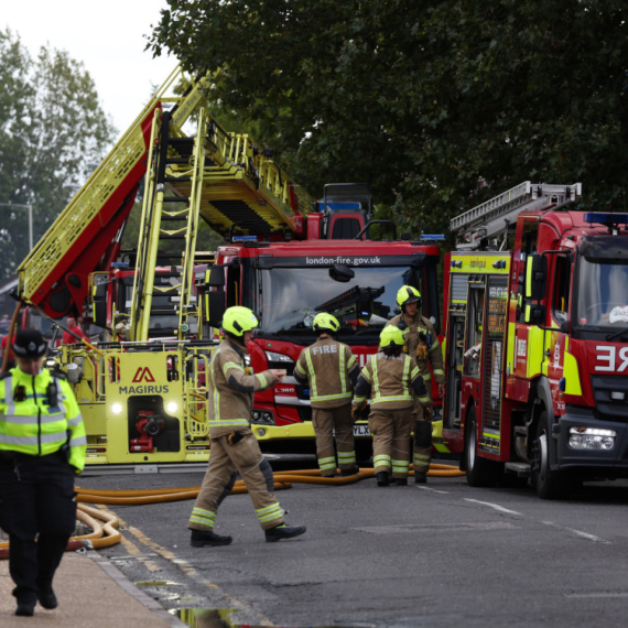 Izbio požar u Londonu FOTO/VIDEO