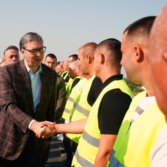 "Čudesno izgleda, do Novog Sada za sat i pet minuta"; Vučić najavio i završetak Fruškogorskog koridora FOTO