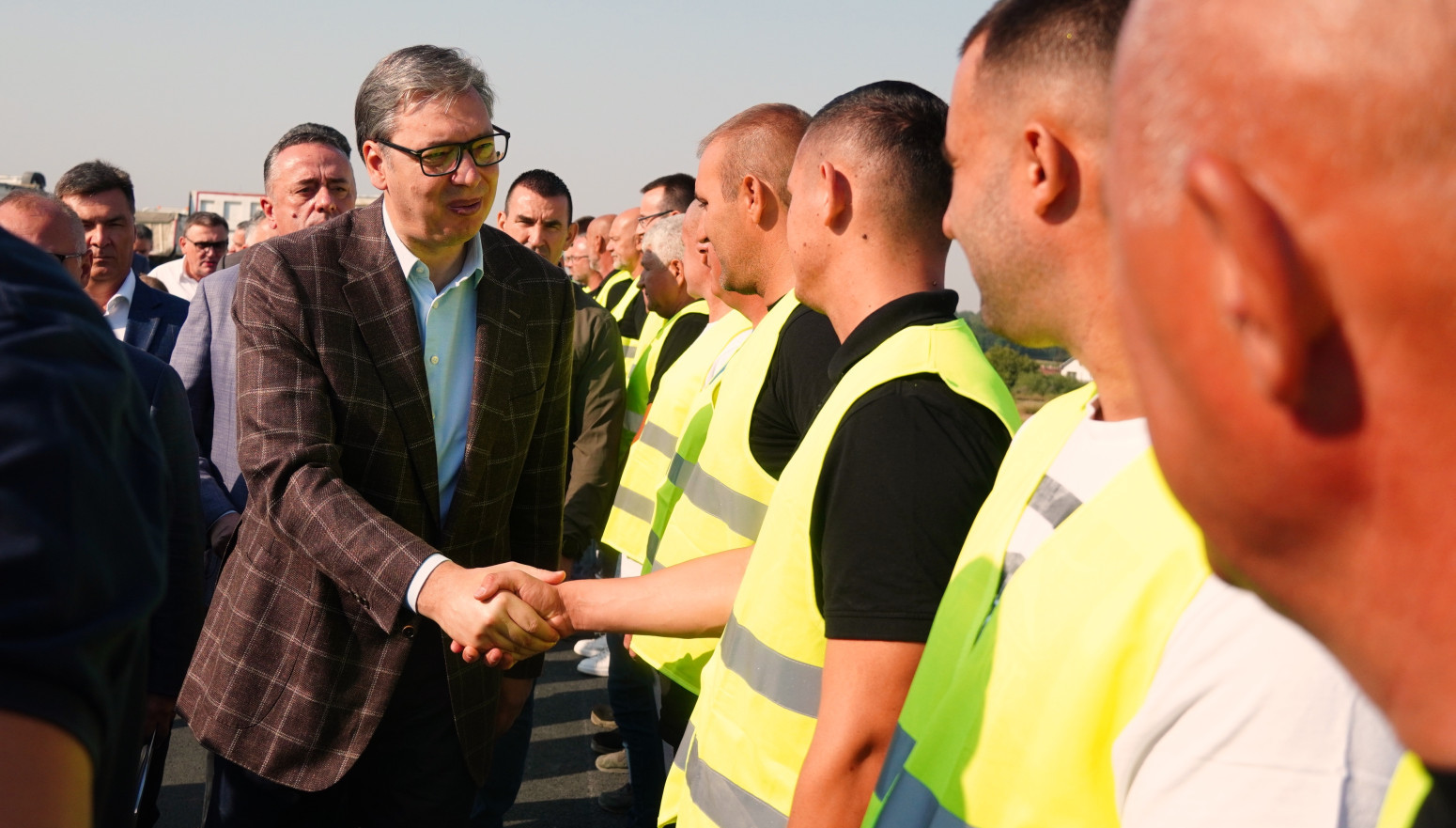 Ovako izgleda kampanja hrvatskih i Šolakovih medija protiv Vučića i Vojske Srbije FOTO