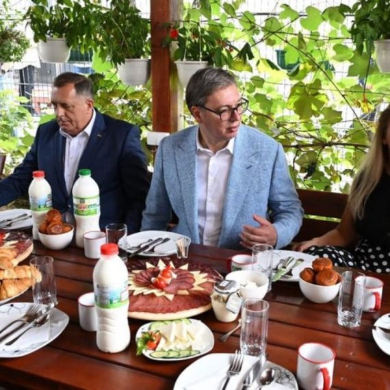 Vučić continued his tour of Podrinje; With Dodik at breakfast; Visited the "Zapis Tara" dairy