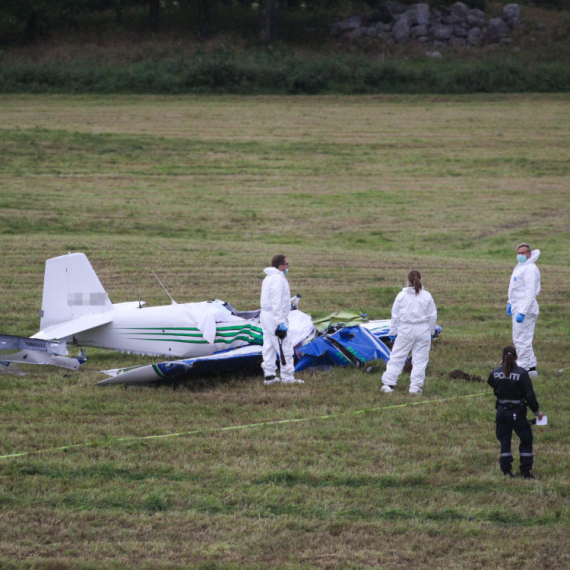 Mali avion se srušio u polje kukurza: Mrtvi su