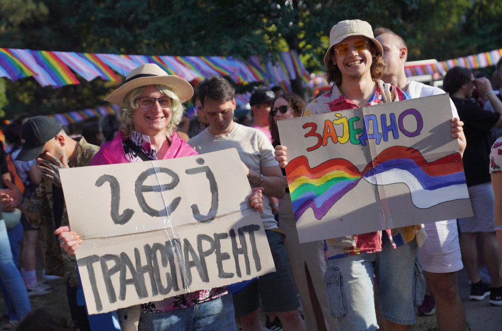 Veridba na "Paradi ponosa" u Beogradu: Najviše ljudi do sada FOTO