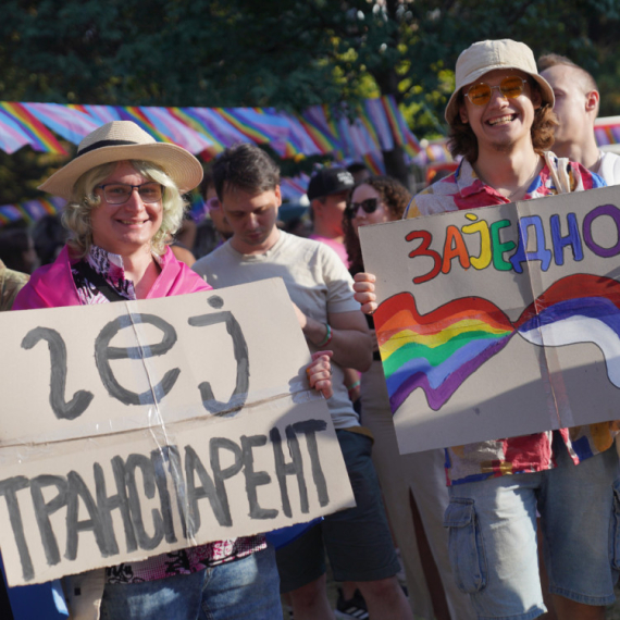 Veridba na "Paradi ponosa" u Beogradu: Najviše ljudi do sada, grad ponovo prohodan FOTO