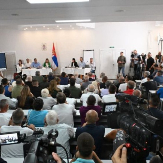 Vučić for the eighth hour with citizens in Ljubovija; I told Rio Tinto: "Cut profits, protect environment"