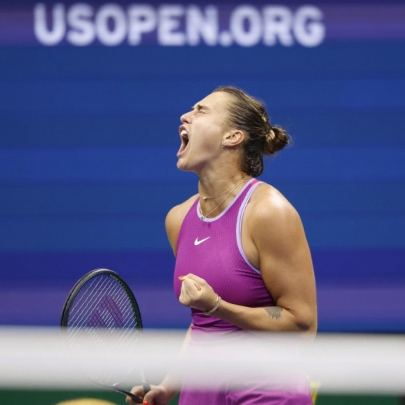 Sabalenka stala, Pegula servira za izjednačenje!