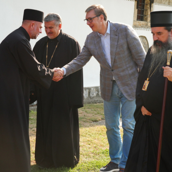 Vučić u Podrinju: Predsednik Srbije posetio kompleks crkve Uspenja presvete Bogorodice FOTO/VIDEO