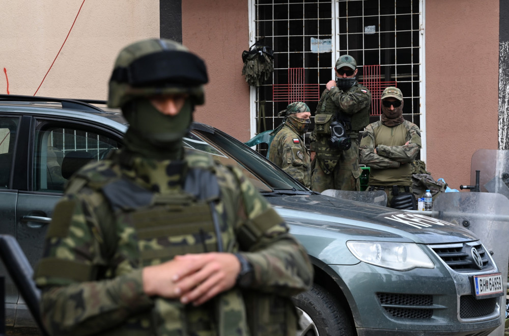 Specijalne jedinice Kosovske policije odnele dokumentaciju iz trezora NBS u Leposaviću