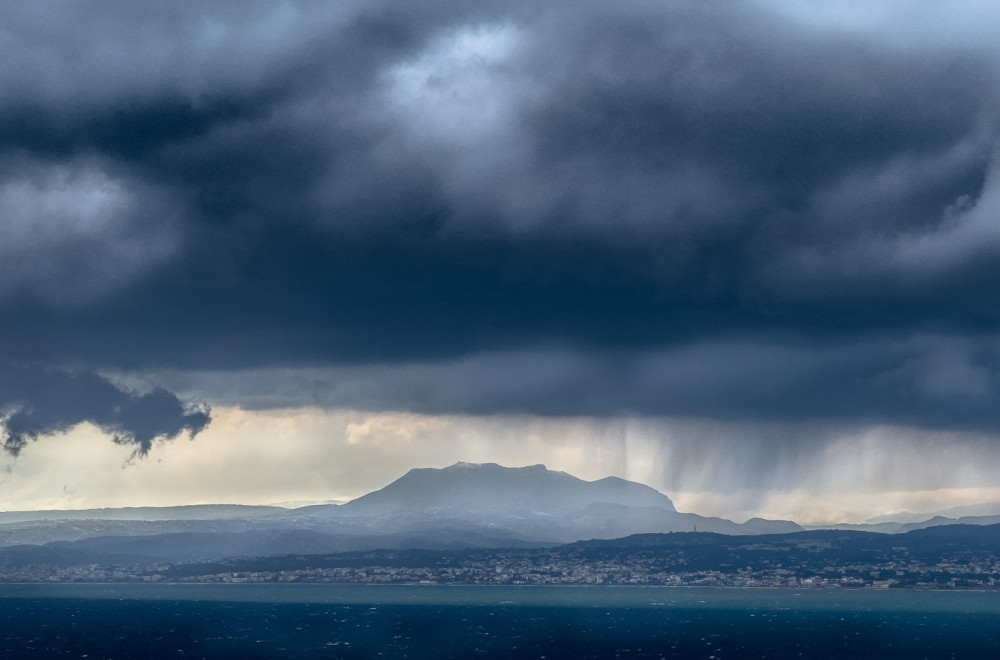 RHMZ upozorava: Pripremite se, stiže oluja FOTO