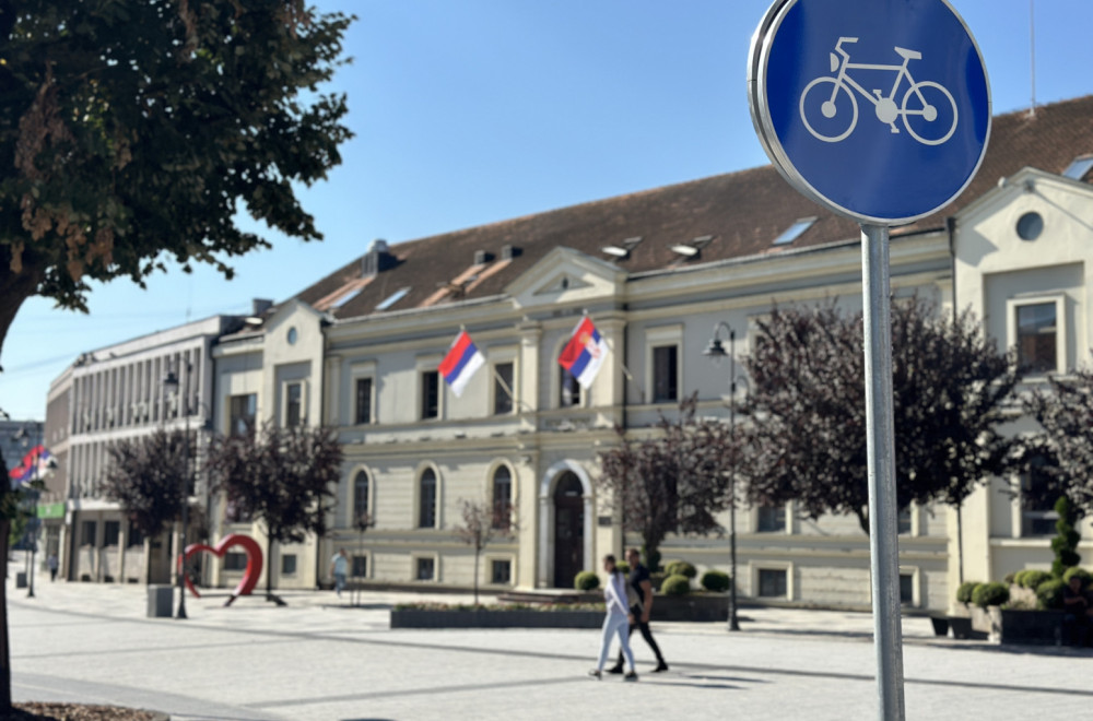 Od pešačke brzo napravili parking zonu: Nadležne službe hitno reagovale FOTO