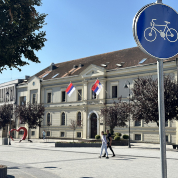 Od pešačke brzo napravili parking zonu: Nadležne službe hitno reagovale FOTO