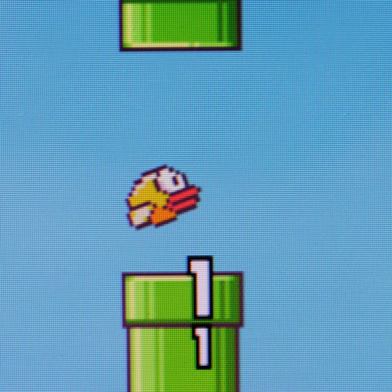 Mnogi su lupali telefone zbog njega: Vraća se Flappy Bird! VIDEO