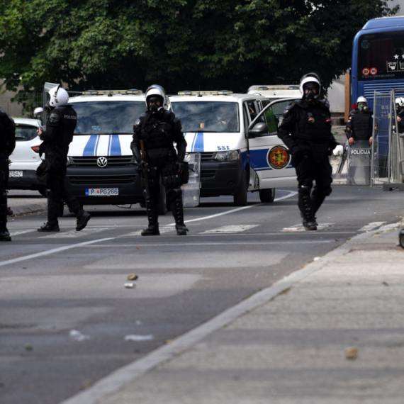 Raspisana poternica: Lice je naoružano, odmah zovite policiju