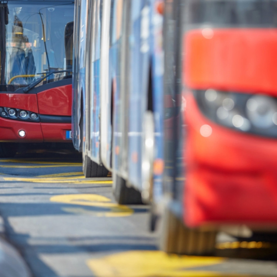 Zapalio se autobus u centru Beograda VIDEO