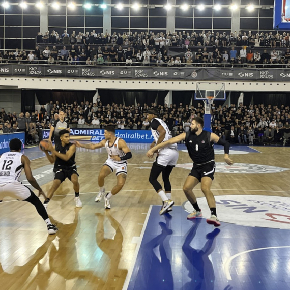 Dejvis "lomi obruče" – Partizan u naletu