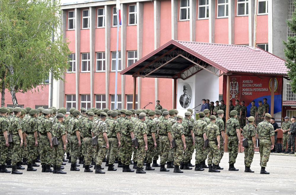 "Dobro je što se vojni rok vraća, ali sve ispod 6 meseci nije dovoljno"