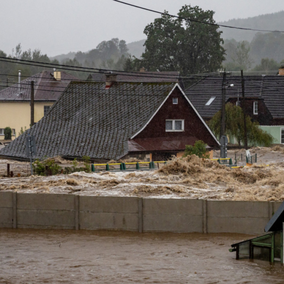 Kataklizma, ljudi su zarobljeni; Proglašena nova opasnost: Širi se smrtonosna bolest?! FOTO/VIDEO