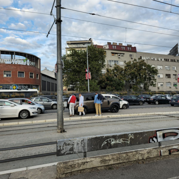 Jedna osoba teško povređena: Novi detalji nesreće na Autokomandi FOTO