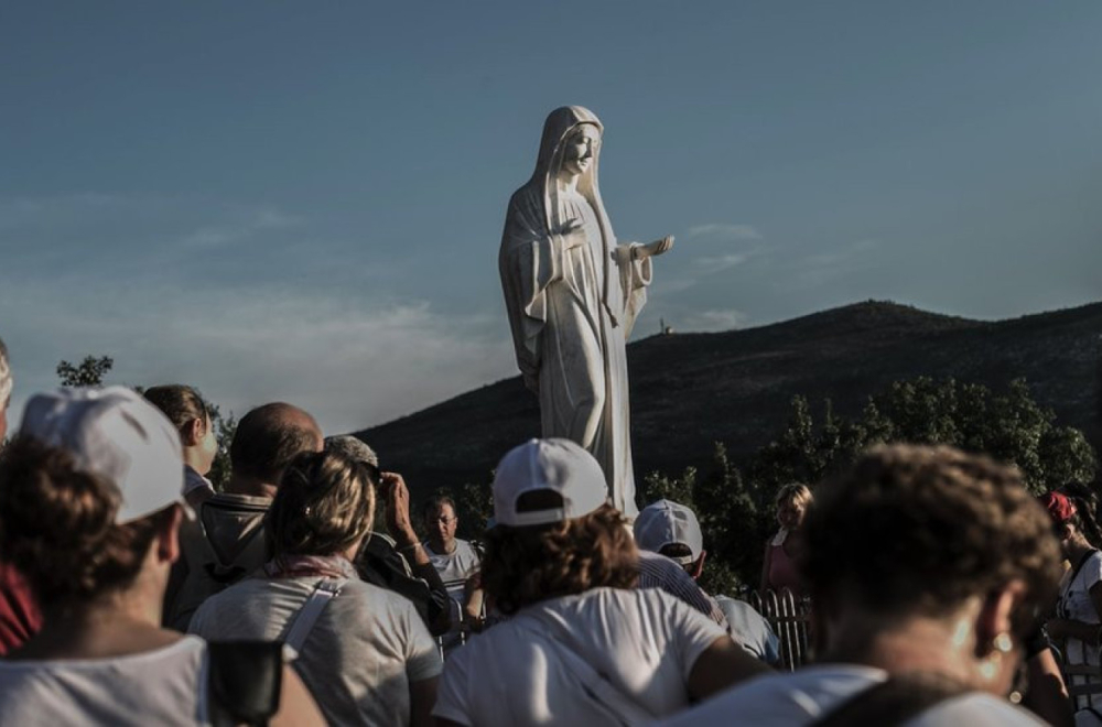 Međugorje: Vatikan ne priznaje ukazanja Device Marije, ali podržava vernike da hodočaste