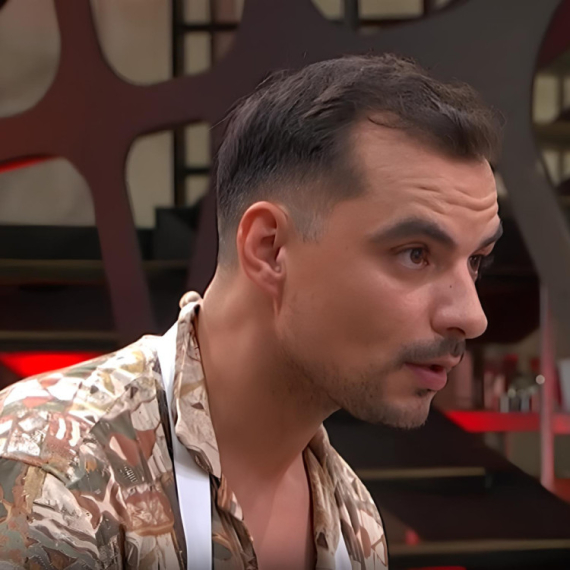 Oglasila se sirena u kuhinji MasterChefa - takmičari ne znaju šta se dešava: Menjaju se pravila VIDEO