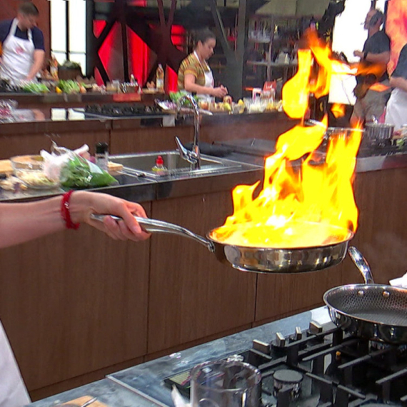 Buknula vatra u kuhinji MasterChef-a: Takmičarka zapalila tiganj! VIDEO