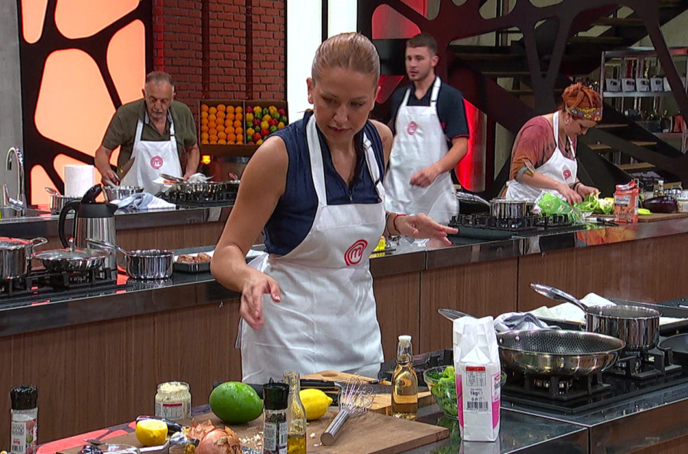 Opšti haos u kuhinji MasterChefa: Takmičarka priča sama sa sobom, a oni se svađaju oko rerne! VIDEO