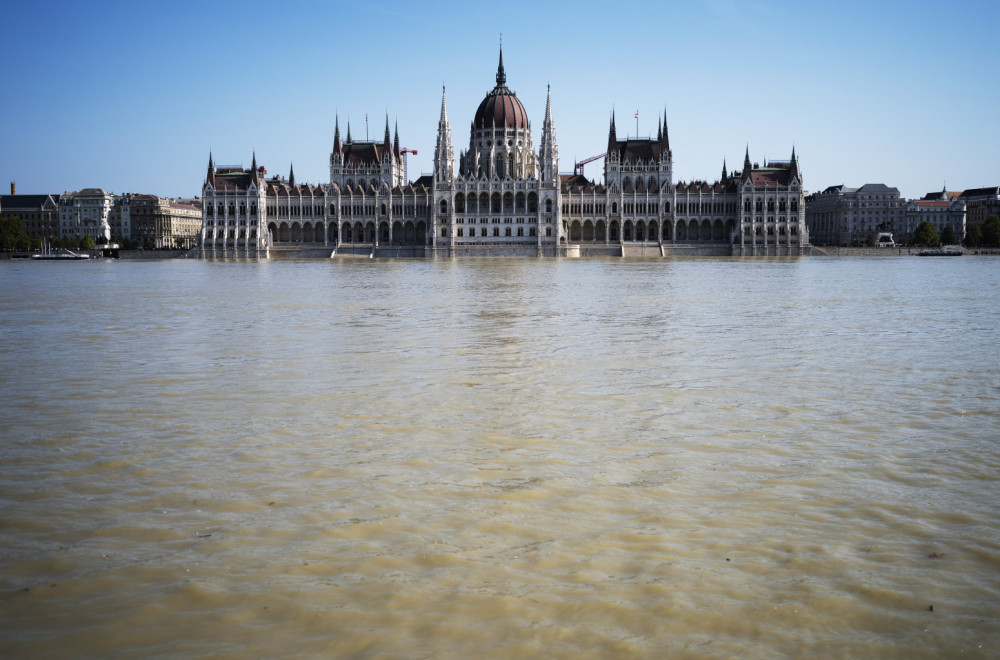 Budapest under water PHOTO