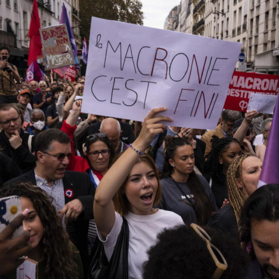 Pariz blokiran: Hiljade ljudi na protestu FOTO/VIDEO